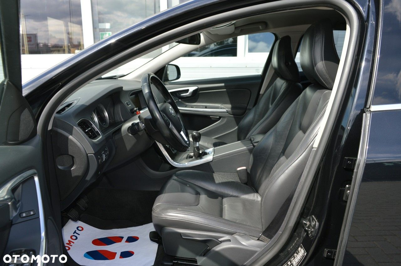 Volvo V60 D3 Momentum - 16