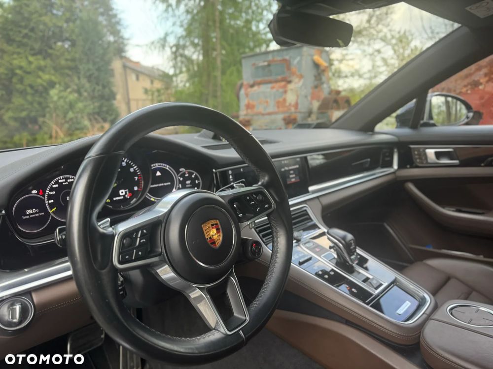 Porsche Panamera 4 E-Hybrid - 15