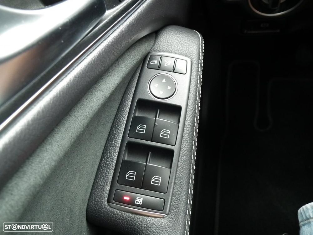 Mercedes-Benz CLA 200 d Shooting Brake AMG Line Aut. - 38