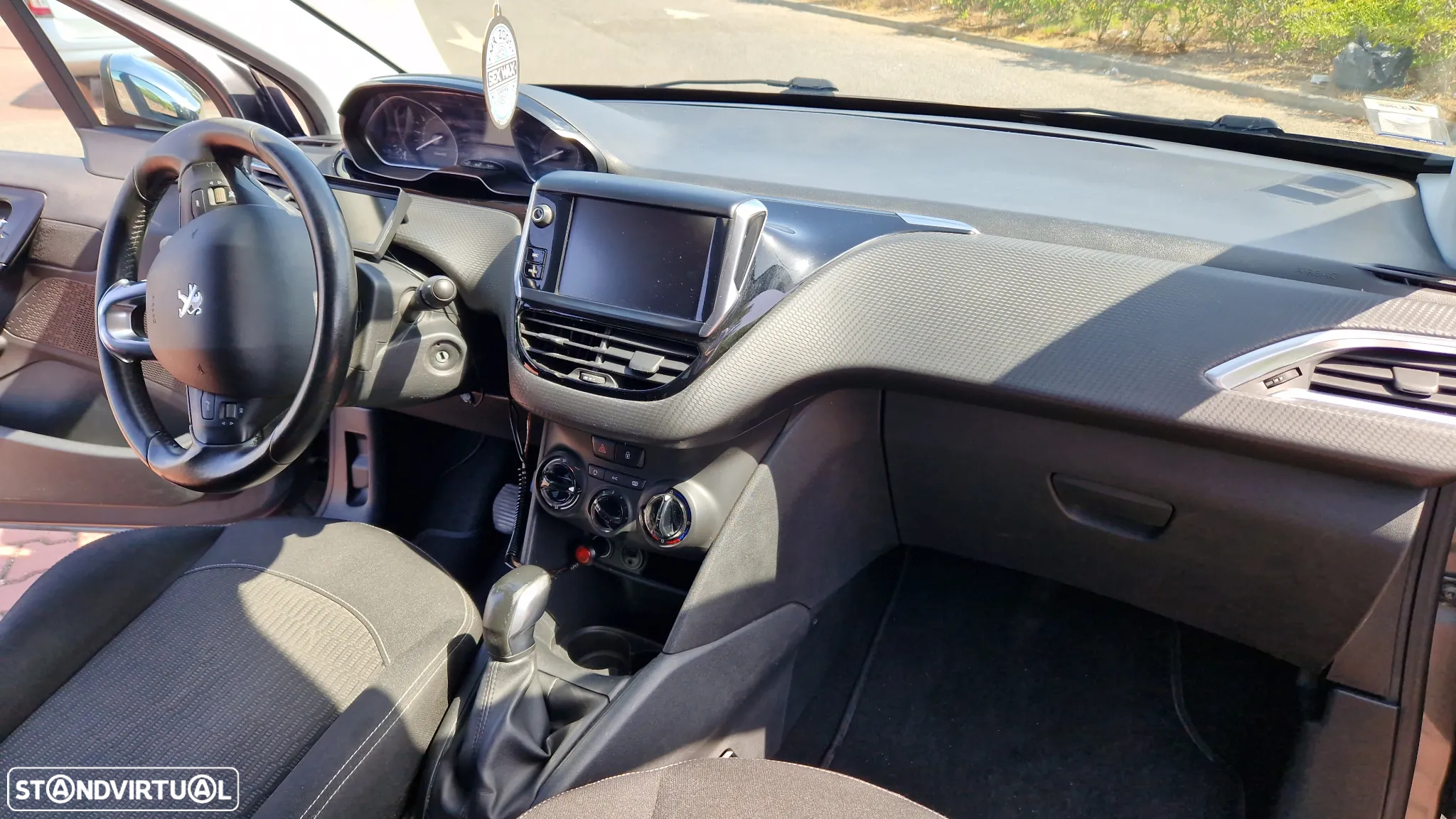 Peugeot 208 1.2 PureTech Style - 14