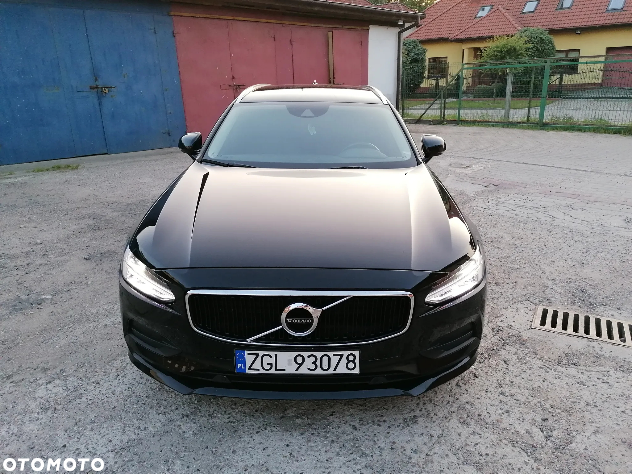 Volvo V90 D4 Momentum - 2