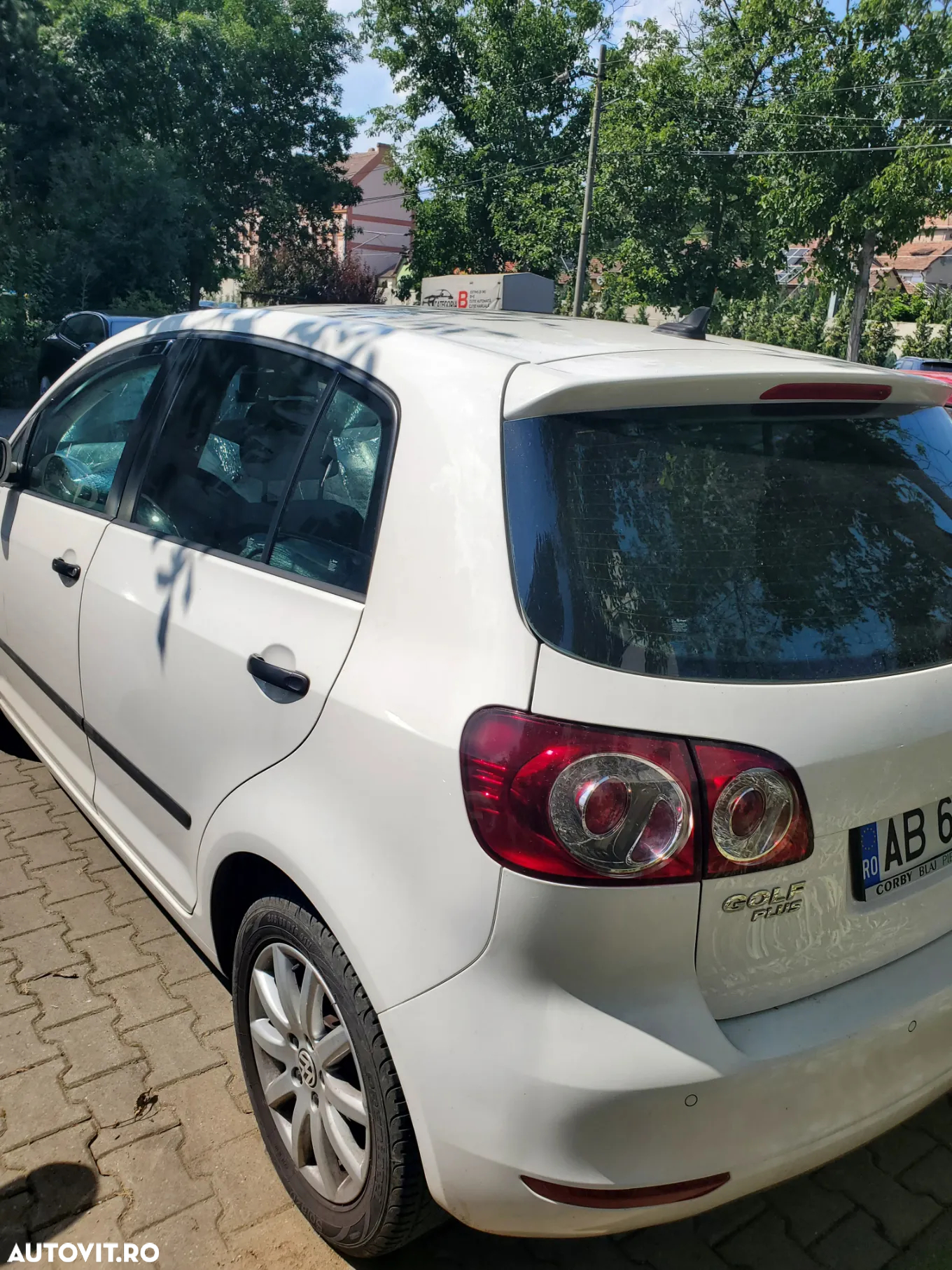 Volkswagen Golf Plus 1.6 TDI DPF Comfortline DSG - 3