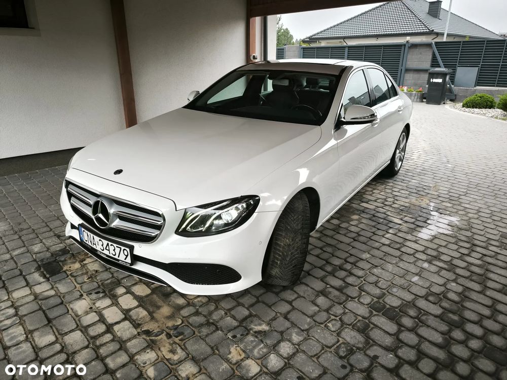 Mercedes-Benz Klasa E 200 4-Matic 9G-TRONIC - 2