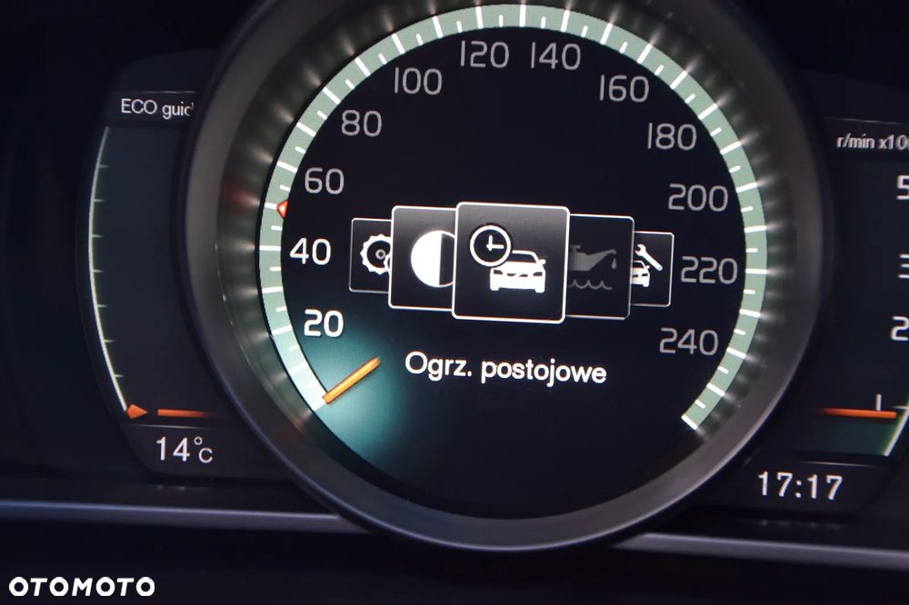 Volvo V40 - 24