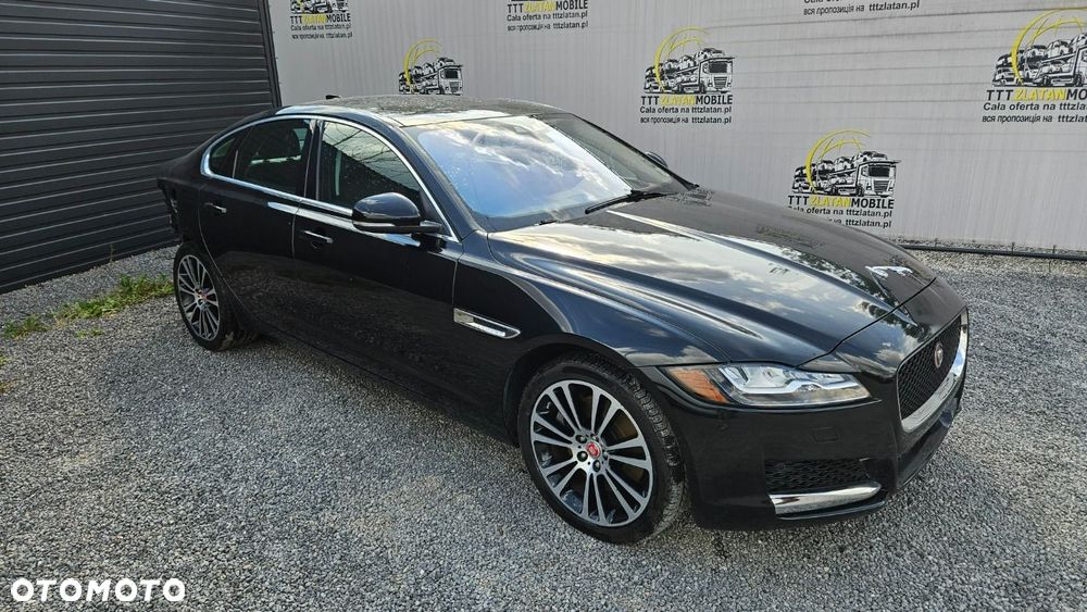 Jaguar XF - 12