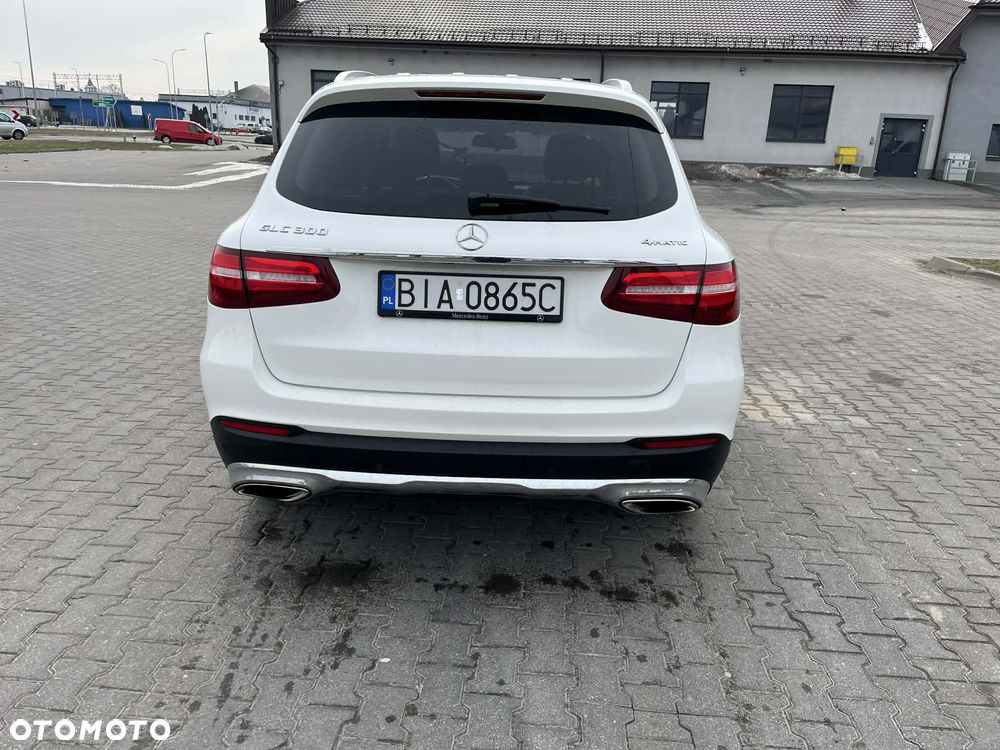 Mercedes-Benz GLC 300 4Matic 9G-TRONIC - 10
