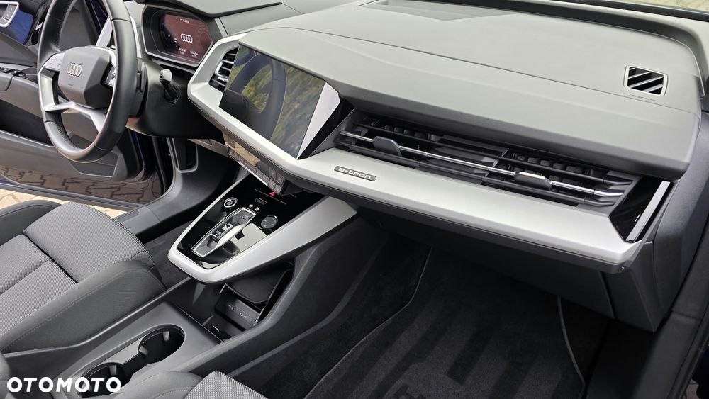 Audi Q4 e-tron - 12