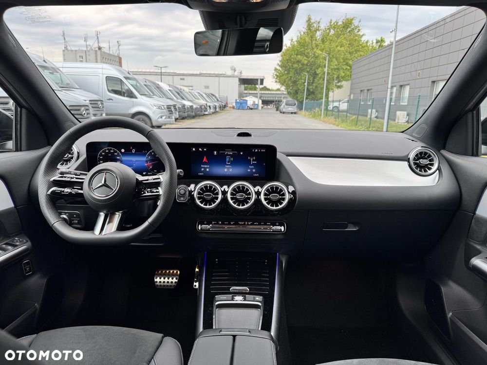 Mercedes-Benz GLA 220 mHEV 4-Matic AMG Line 8G-DCT - 13