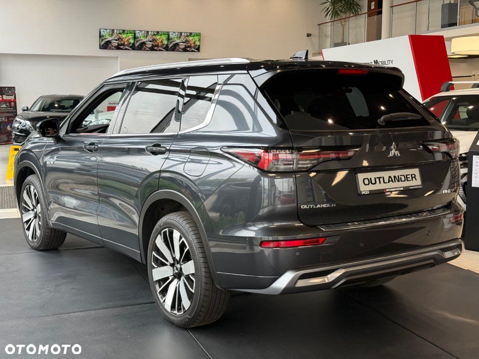 Mitsubishi Outlander - 5