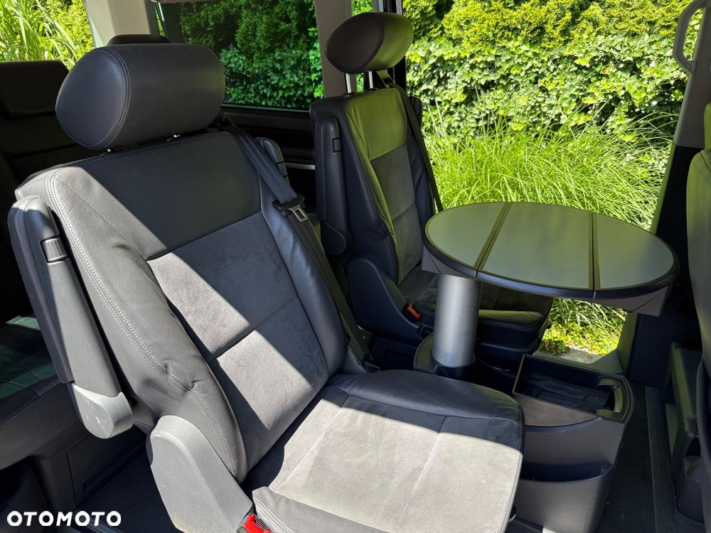 Volkswagen Multivan - 21