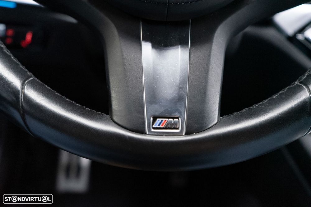 BMW 330 e Pack M Auto - 36