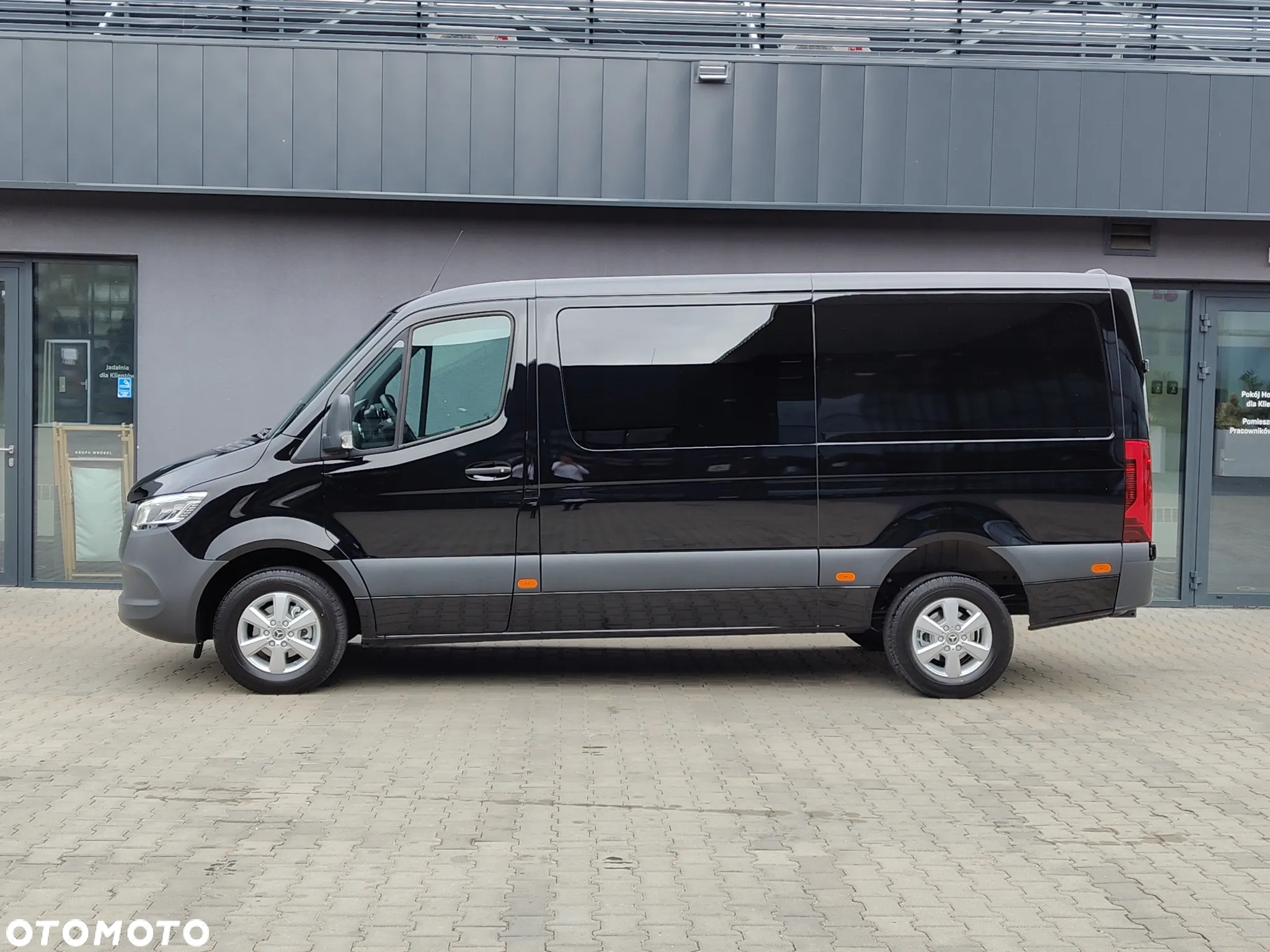 Mercedes-Benz Sprinter - 4