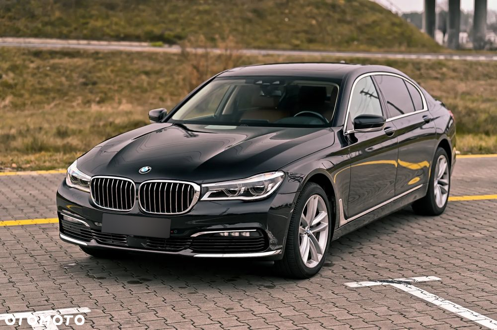 BMW Seria 7 750i xDrive - 5