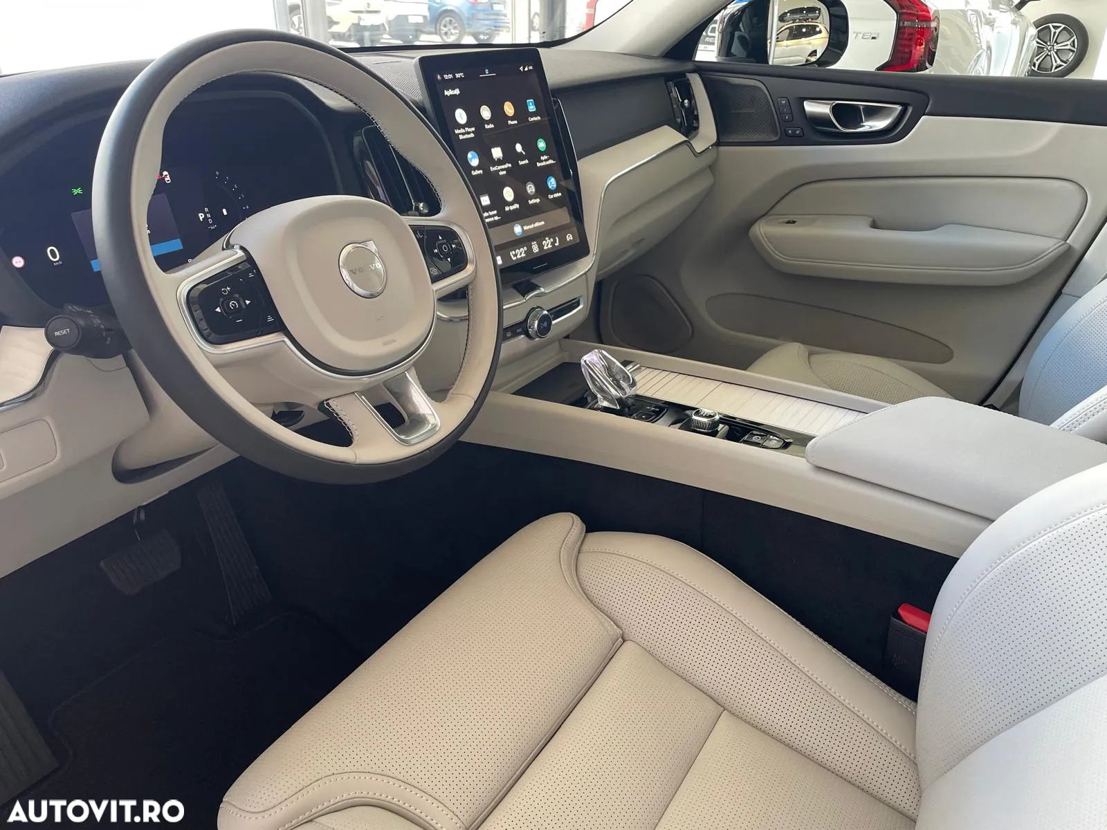 Volvo XC 60 B5 AT AWD MHEV Plus Dark - 13