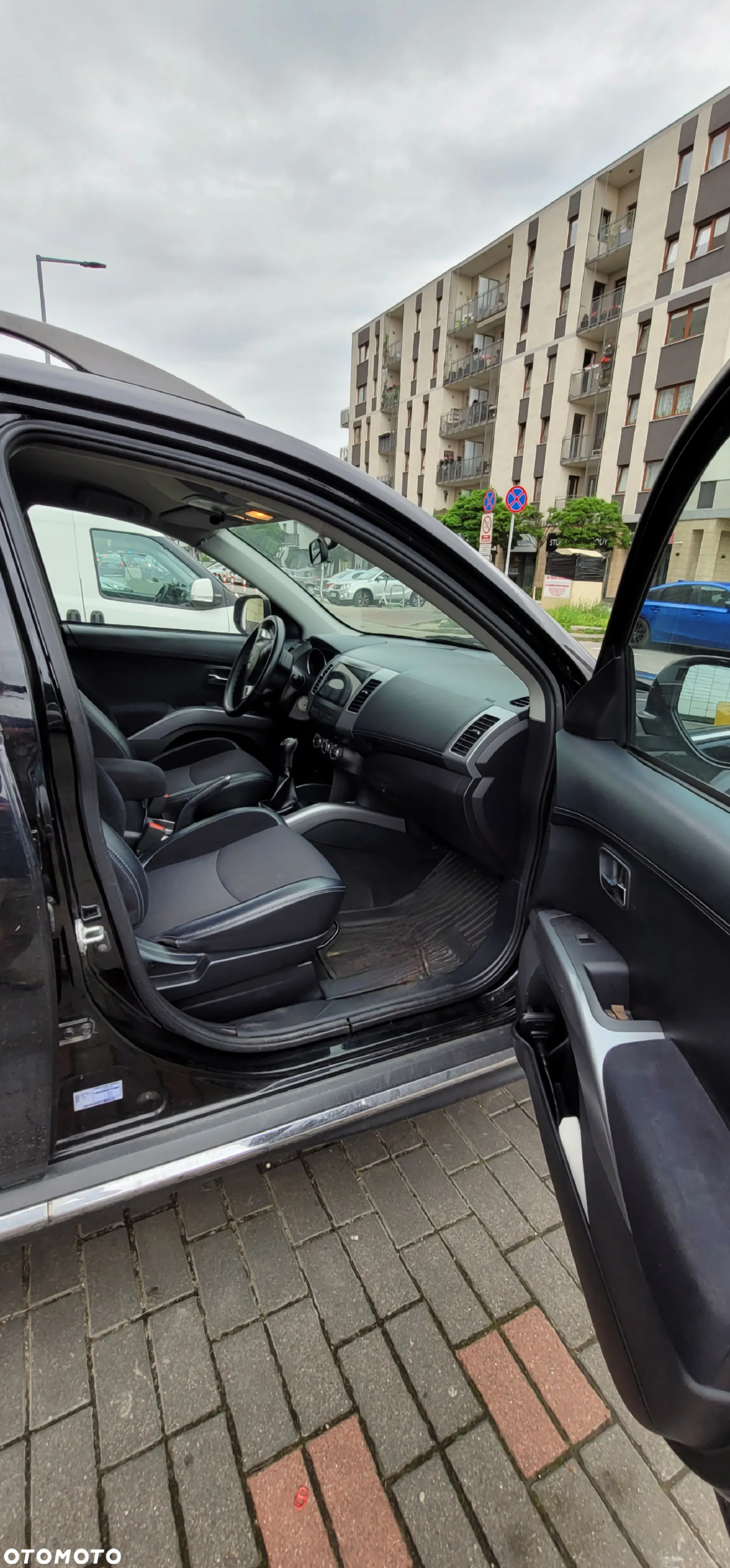 Mitsubishi Outlander 2.0 Intense + 2WD EU5 - 8