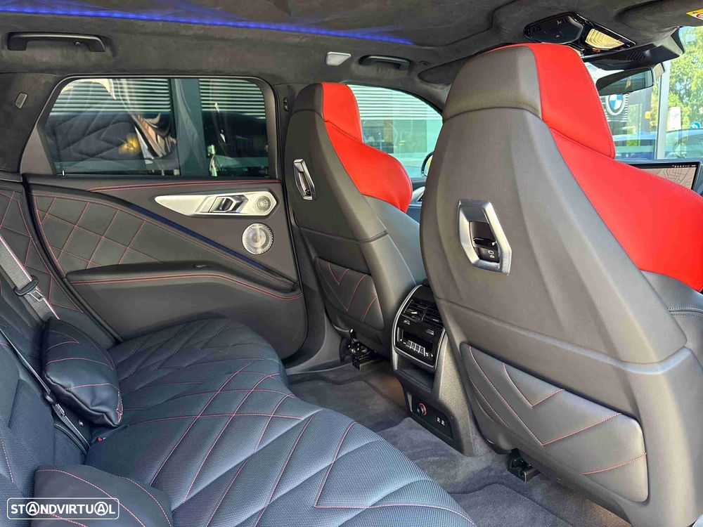 BMW XM Label Red - 16