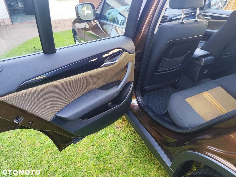 BMW X1 xDrive18d - 27