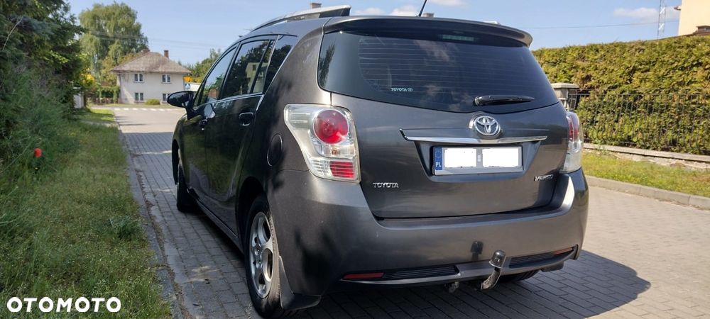 Toyota Verso 2.0 D-4D 5-Sitzer - 4