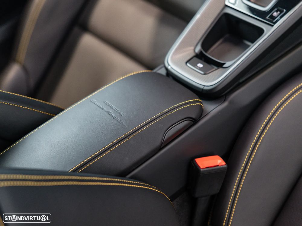 Porsche 911 (992) - 34