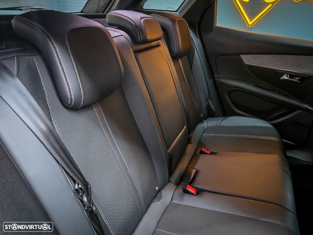 Peugeot 3008 1.2 PureTech GT Line EAT8 - 18