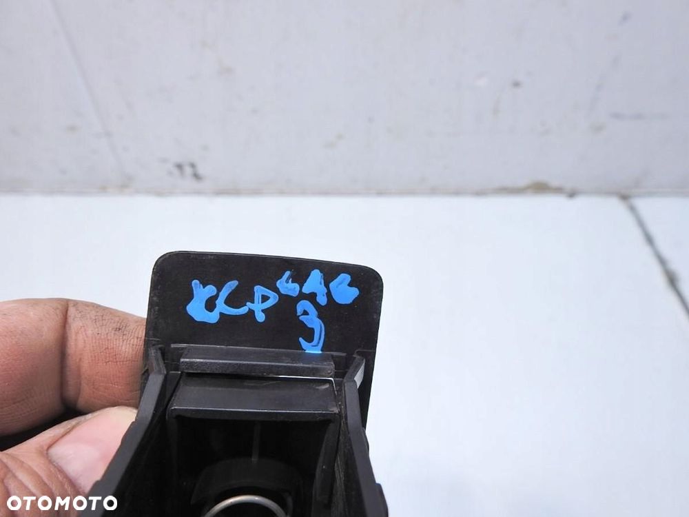 OSŁONA ZAMKA KLAPY TYŁ RENAULT LAGUNA III 905700006R - 2