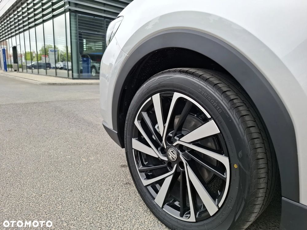 MG ZS Hybrid+ - 21