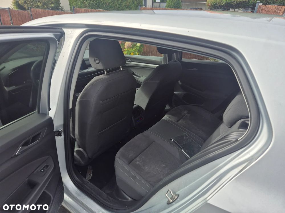 Volkswagen Golf - 6