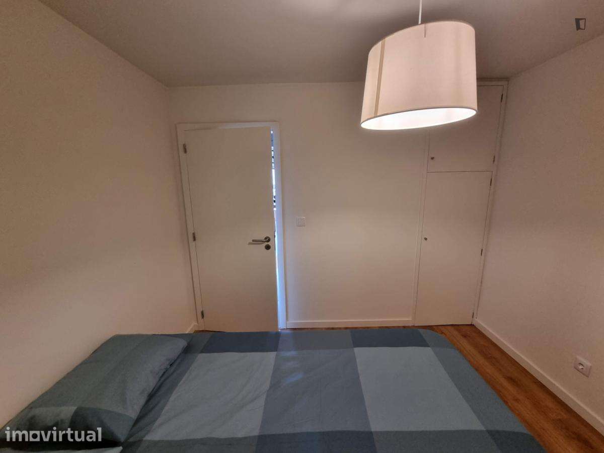 Quarto - localizado em Senhora da Hora Porto - Grande imagem: 3/20