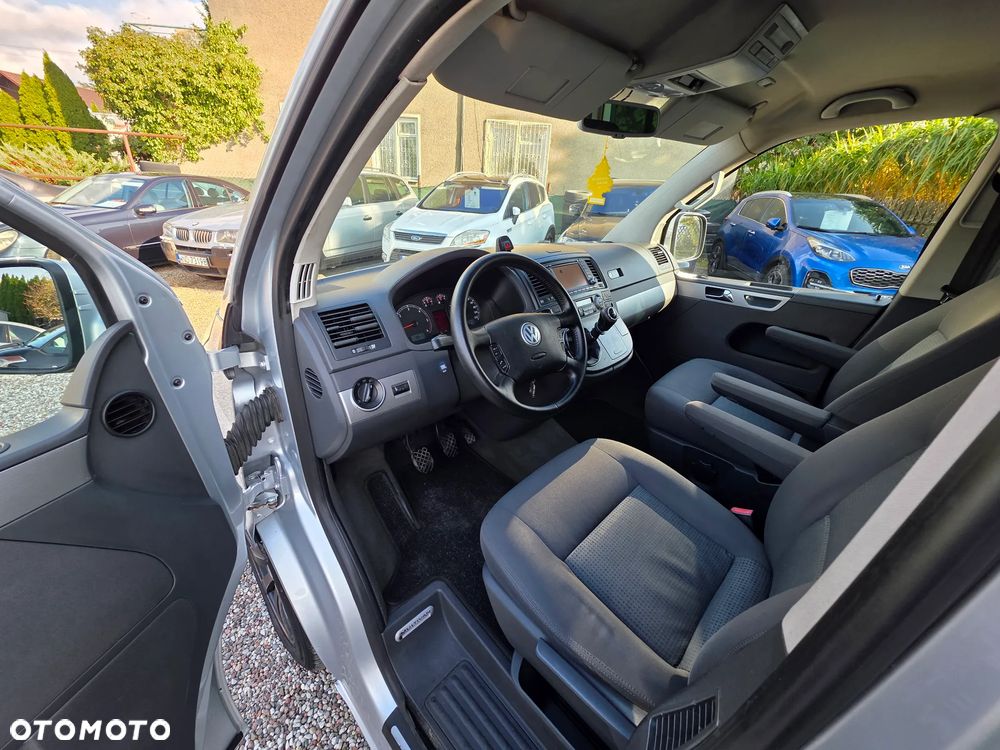 Volkswagen Multivan - 10