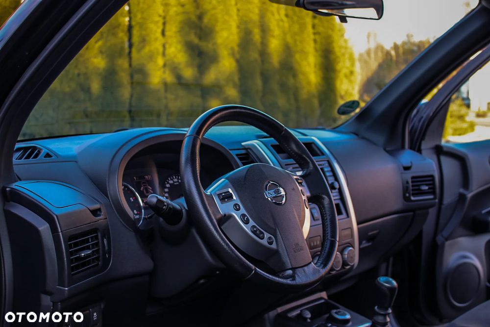 Nissan X-Trail 2.0 dCi 4x4 DPF Platinum - 27