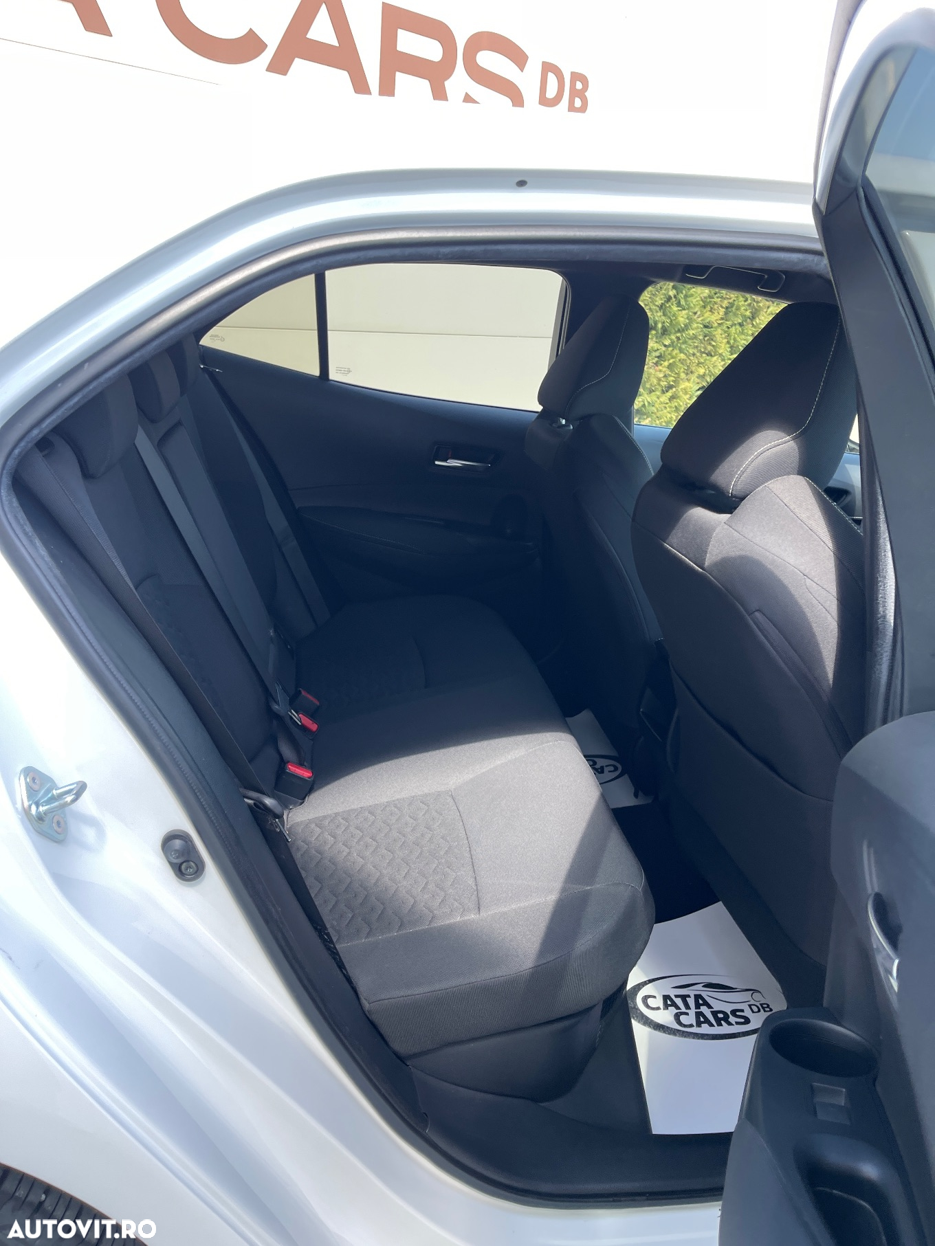 Toyota Corolla 1.8 Hybrid Comfort - 24