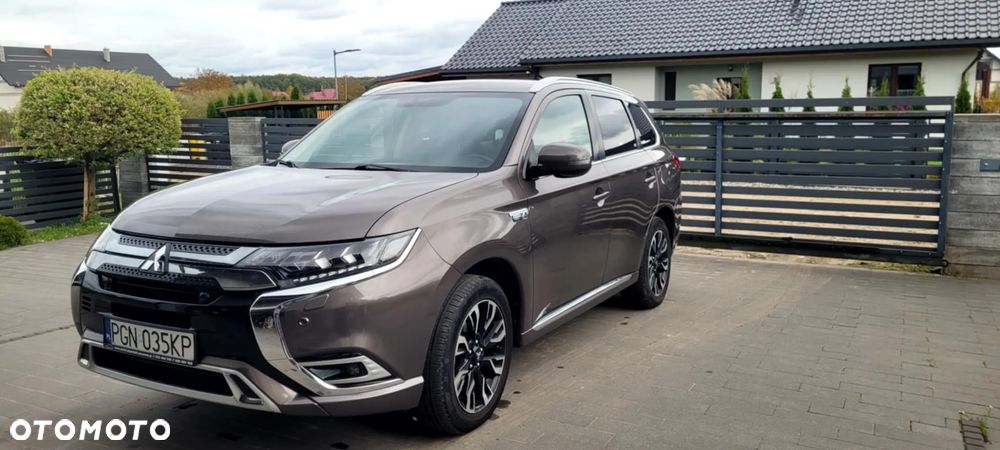 Mitsubishi Outlander 2.0 4WD Plug-In Hybrid - 4