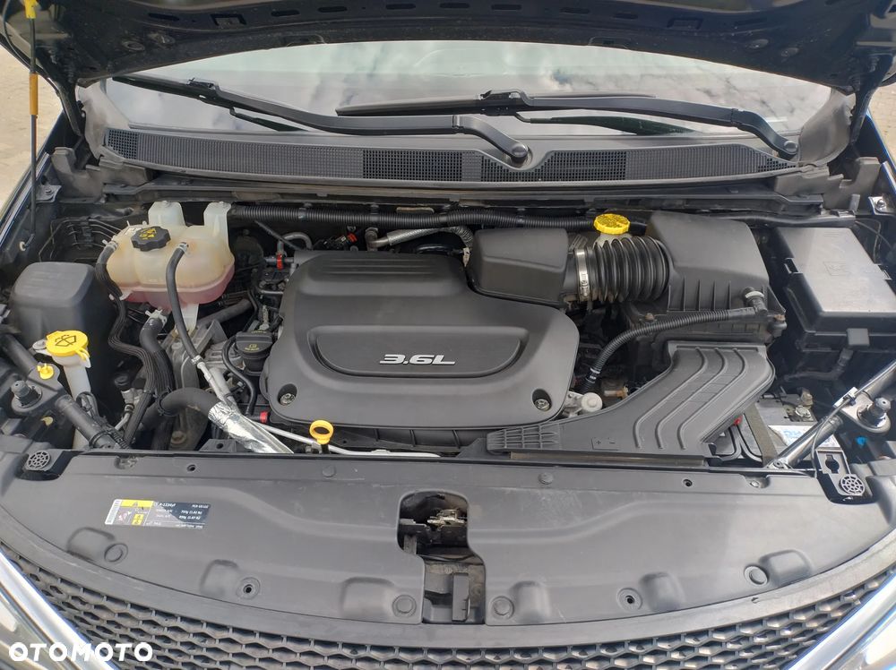 Chrysler Pacifica - 24