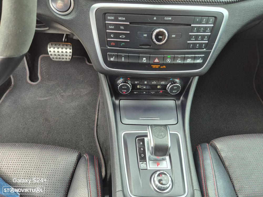 Mercedes-Benz GLA 45 AMG 4Matic Speedshift 7G-DCT Night Edition - 12