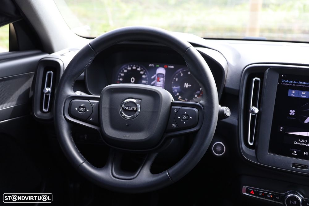 Volvo XC 40 1.5 T2 Momentum Core - 12