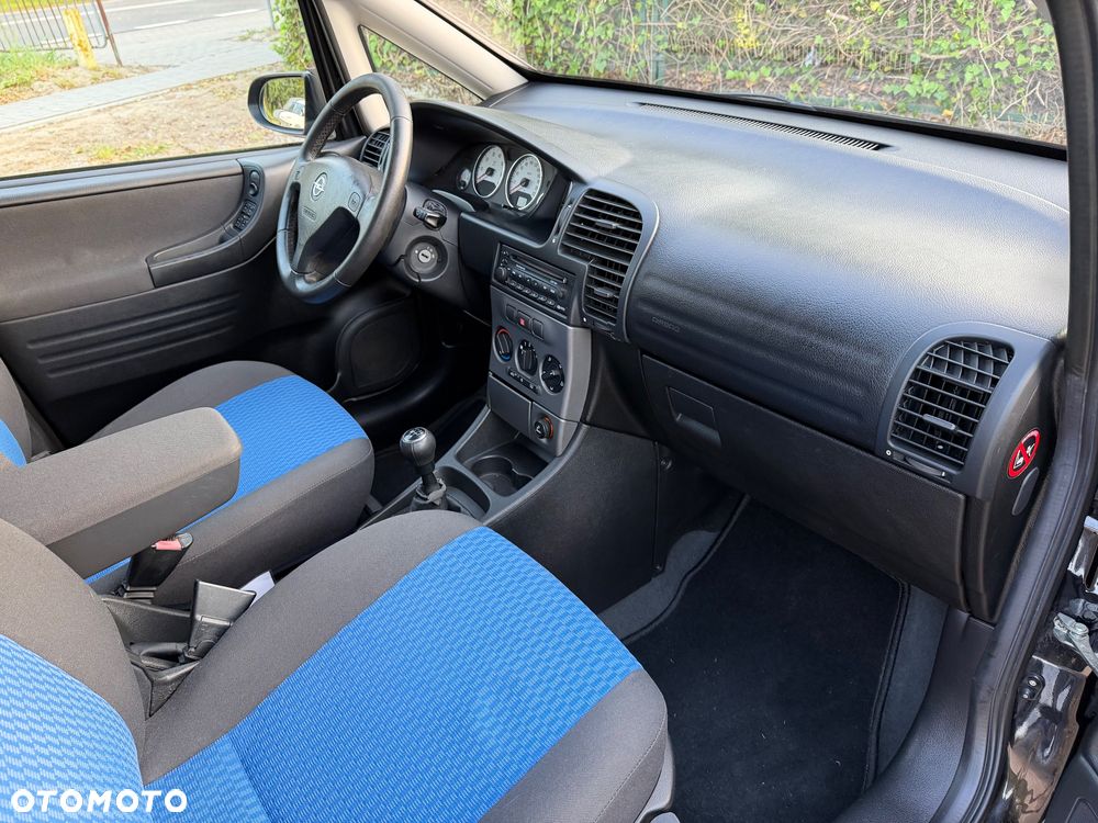Opel Zafira 1.8 16V Comfort - 12