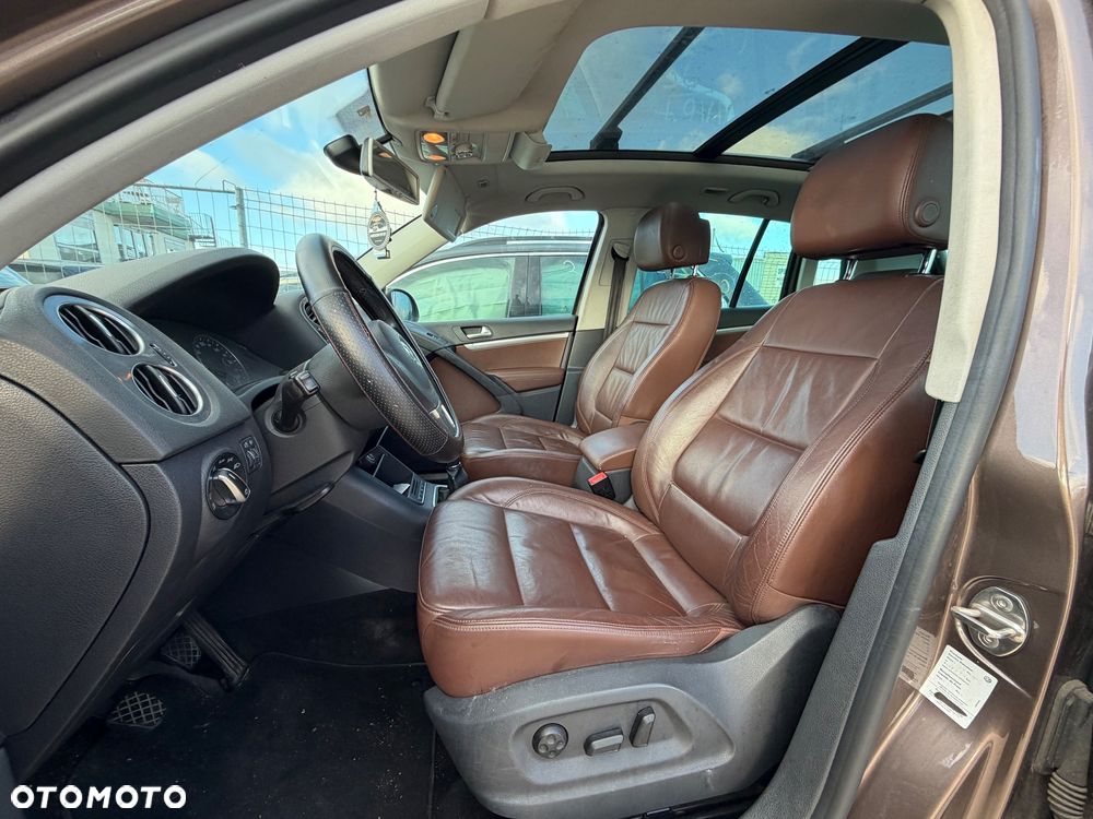 Volkswagen Tiguan 2.0 TDI DPF BlueMotion Technology Exclusive - 16