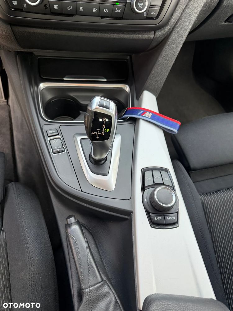 BMW Seria 3 318d - 14