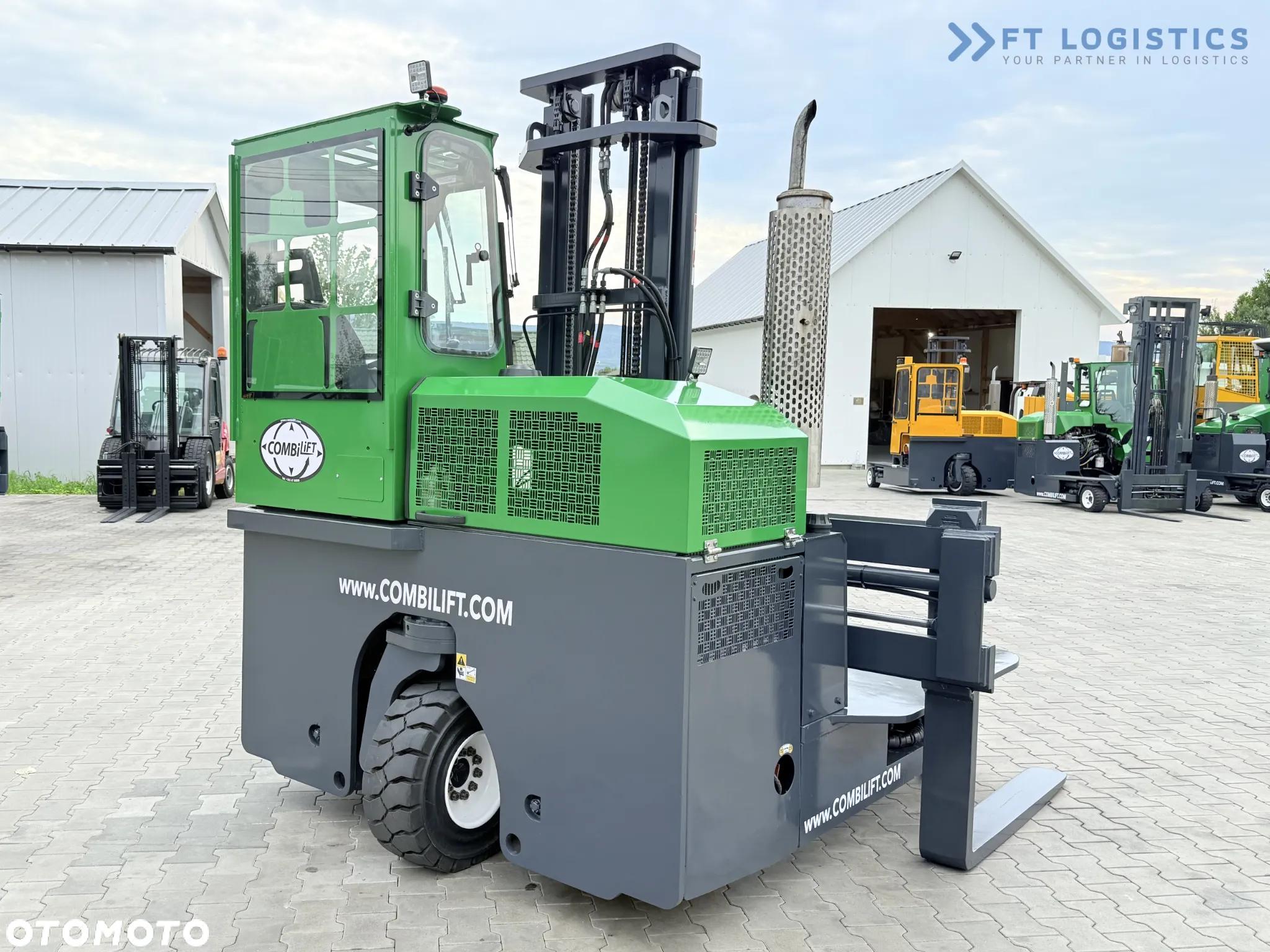 Combilift C3000 / DIESEL / DUPLEX - 4000MM / SZEROKI POZYCJONER WIDEŁ 2700MM / PEŁNA OGRZEWANA KABINA / JEDYNIE 6905H/ STAN - JAK NOWY! - 8