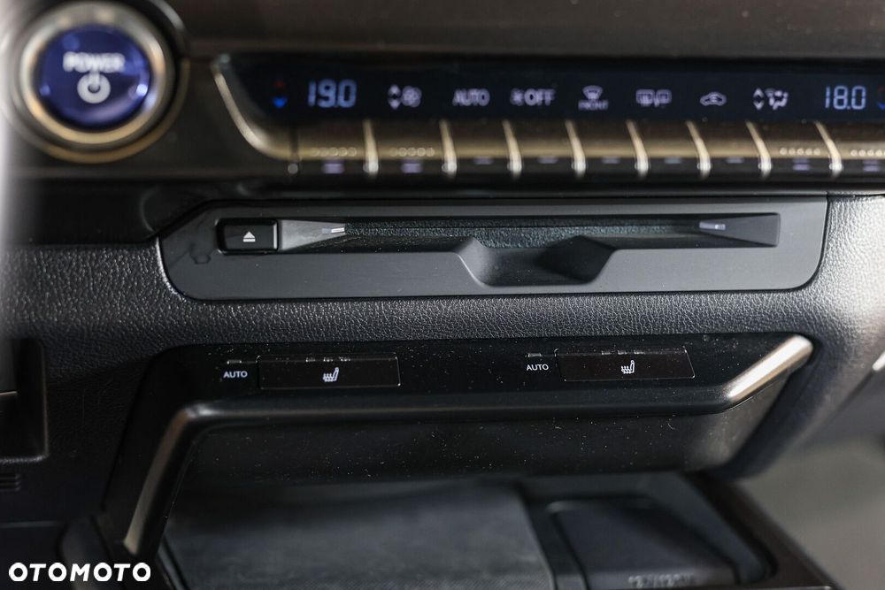 Lexus UX - 21