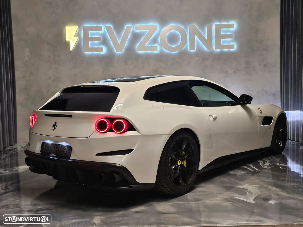 Ferrari GTC4 Lusso T - 7