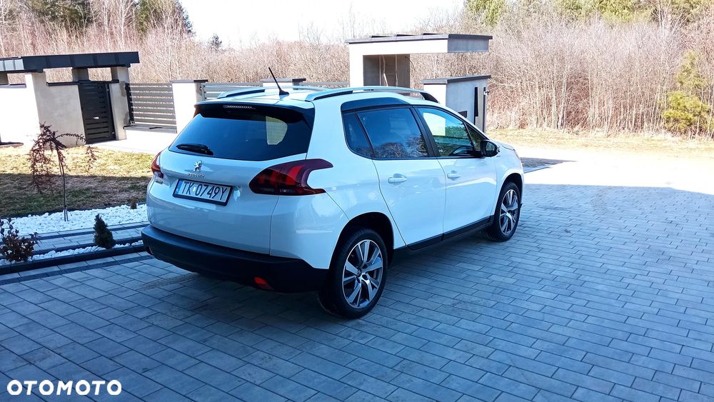 Peugeot 2008 1.2 Pure Tech Style - 16