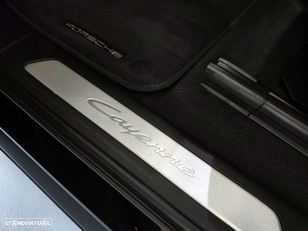Porsche Cayenne Coupé E-Hybrid - 37