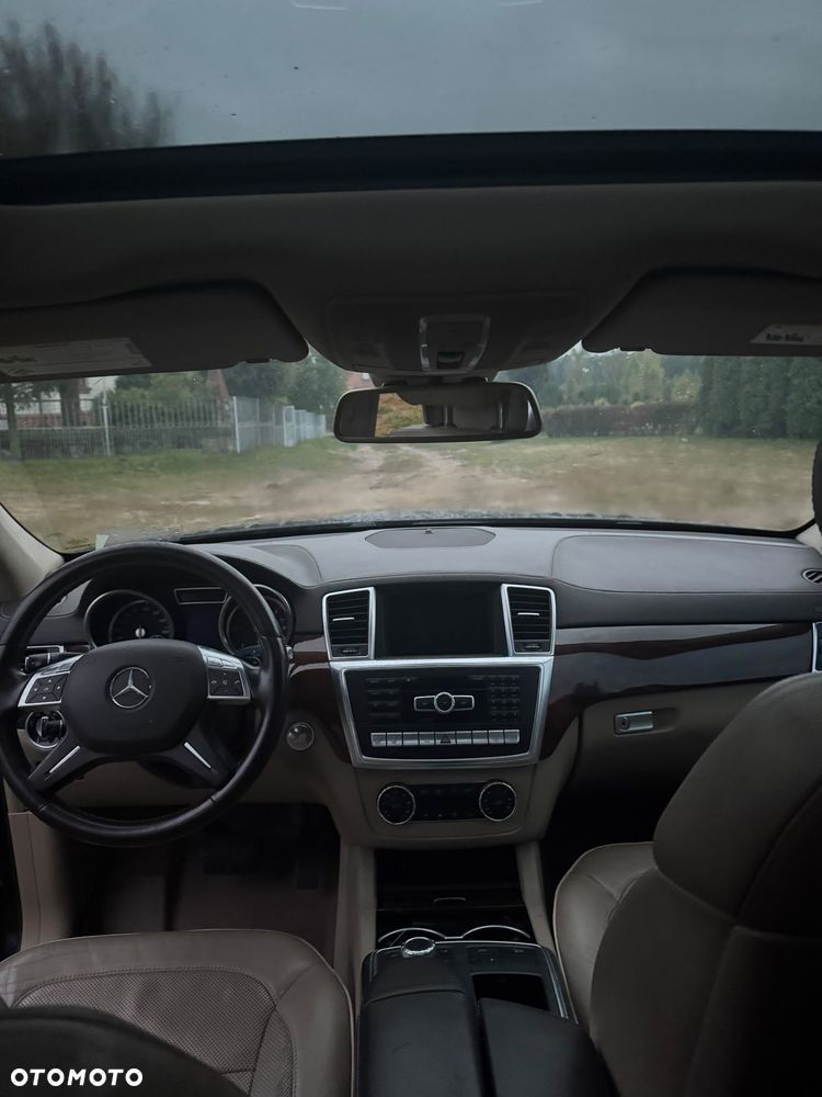 Mercedes-Benz GL 350 BlueTec 4-Matic - 28
