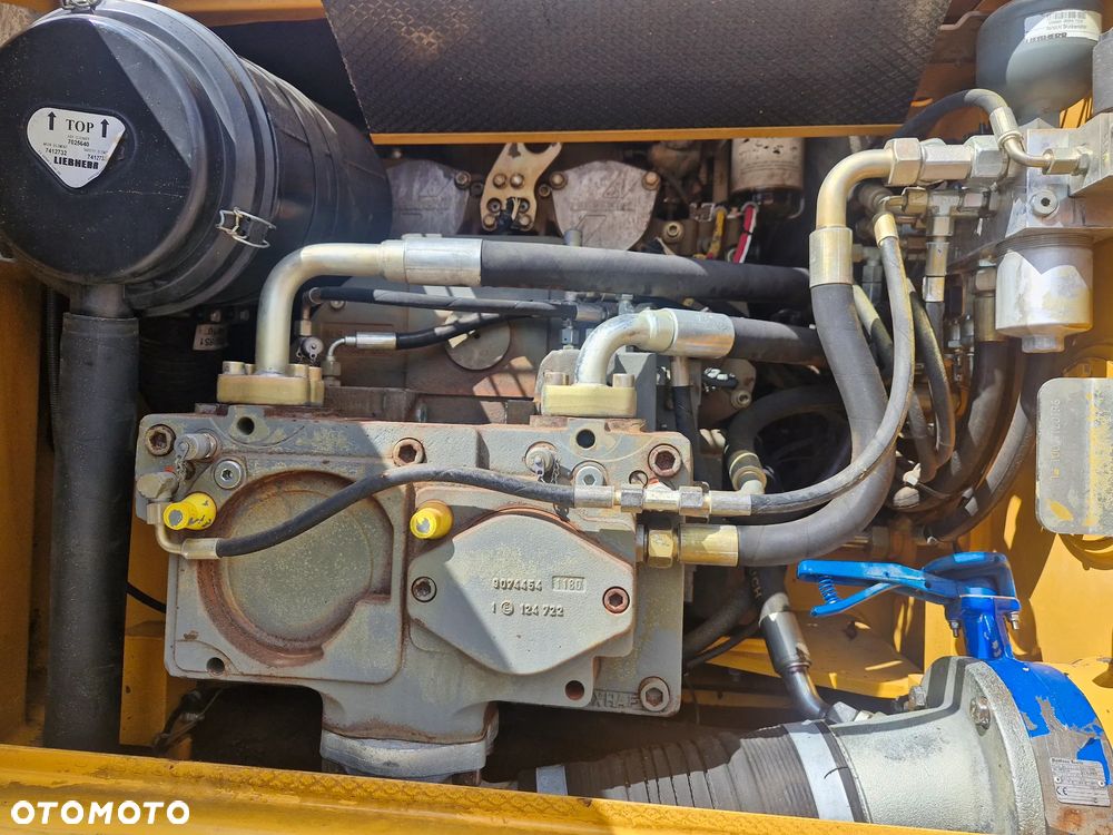 Liebherr 904C - 6