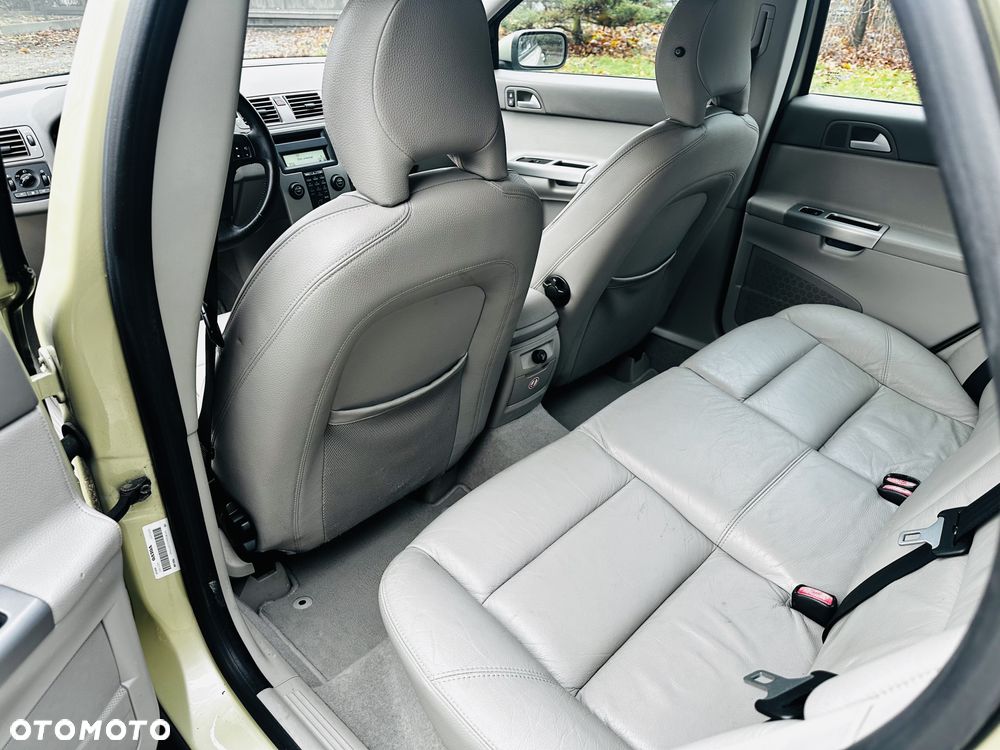 Volvo S40 2.4 - 12