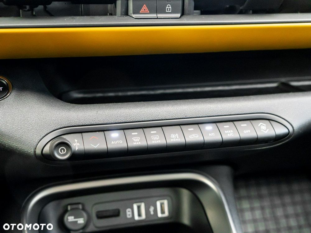 Jeep Avenger 1.2 GSE T3 Summit FWD - 19