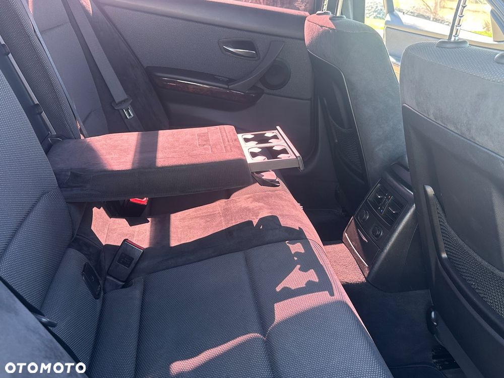 BMW Seria 3 325xi - 22