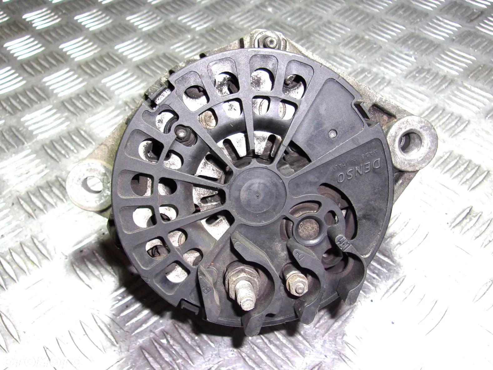 Opel Astra F Signum Vectra C Zafira B alternator 1.9 CDTI - 3