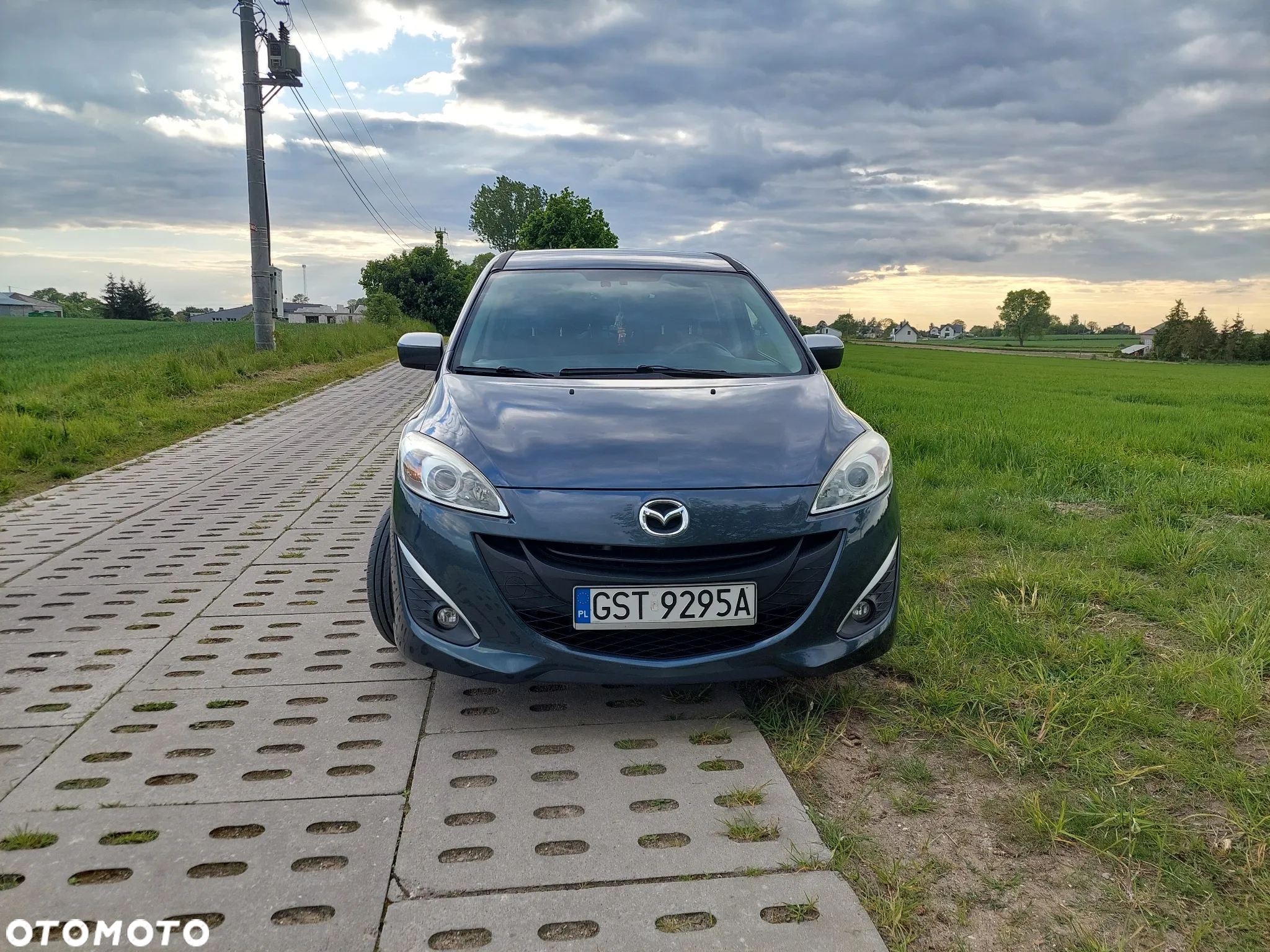 Mazda 5 - 9